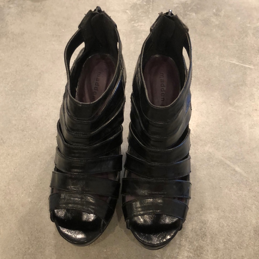 MADDEN GIRL black heels with a peekaboo toe!!!